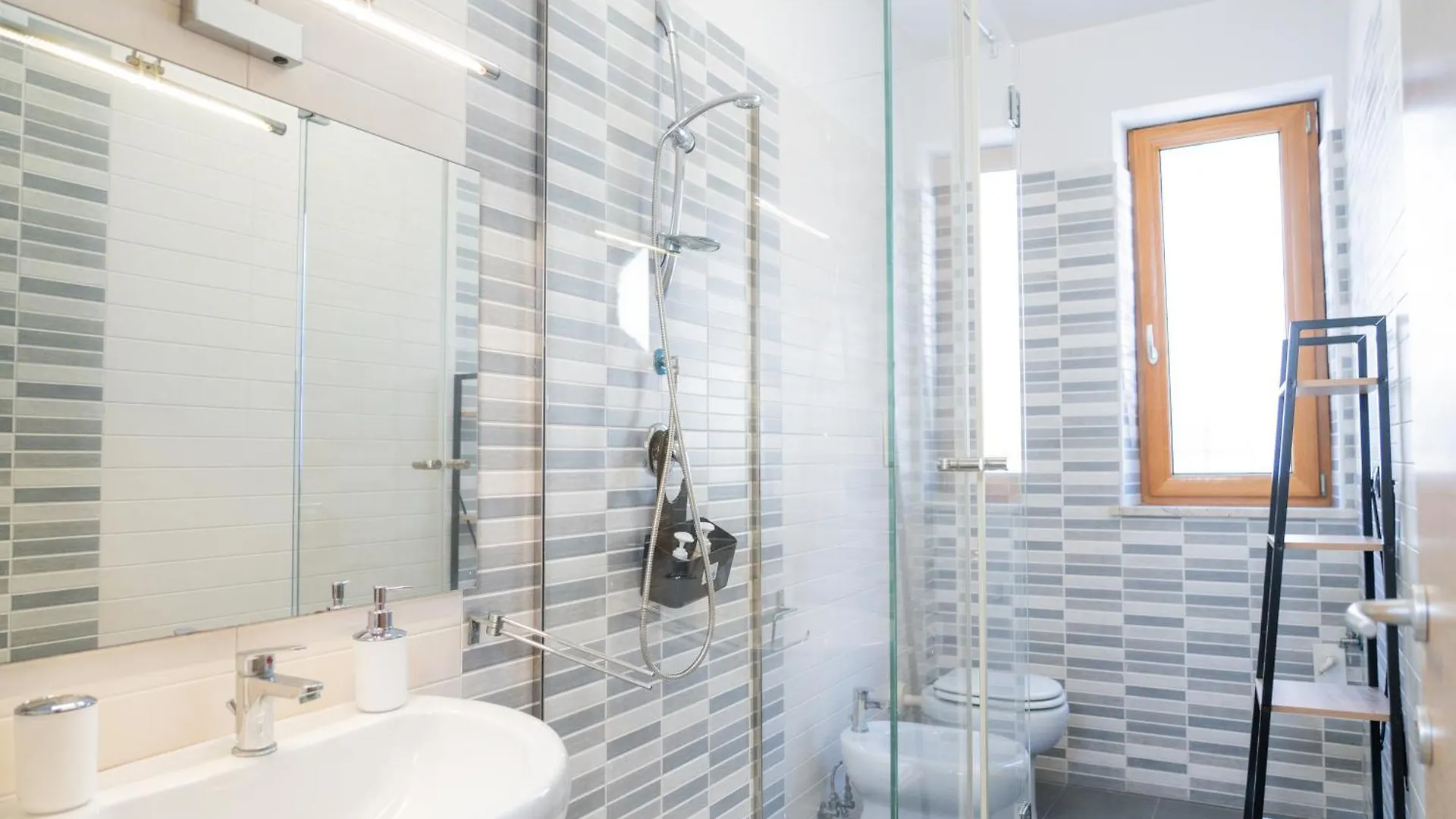 Free Parking Napoli Vista Mare Apartment 0*, Naples Italy